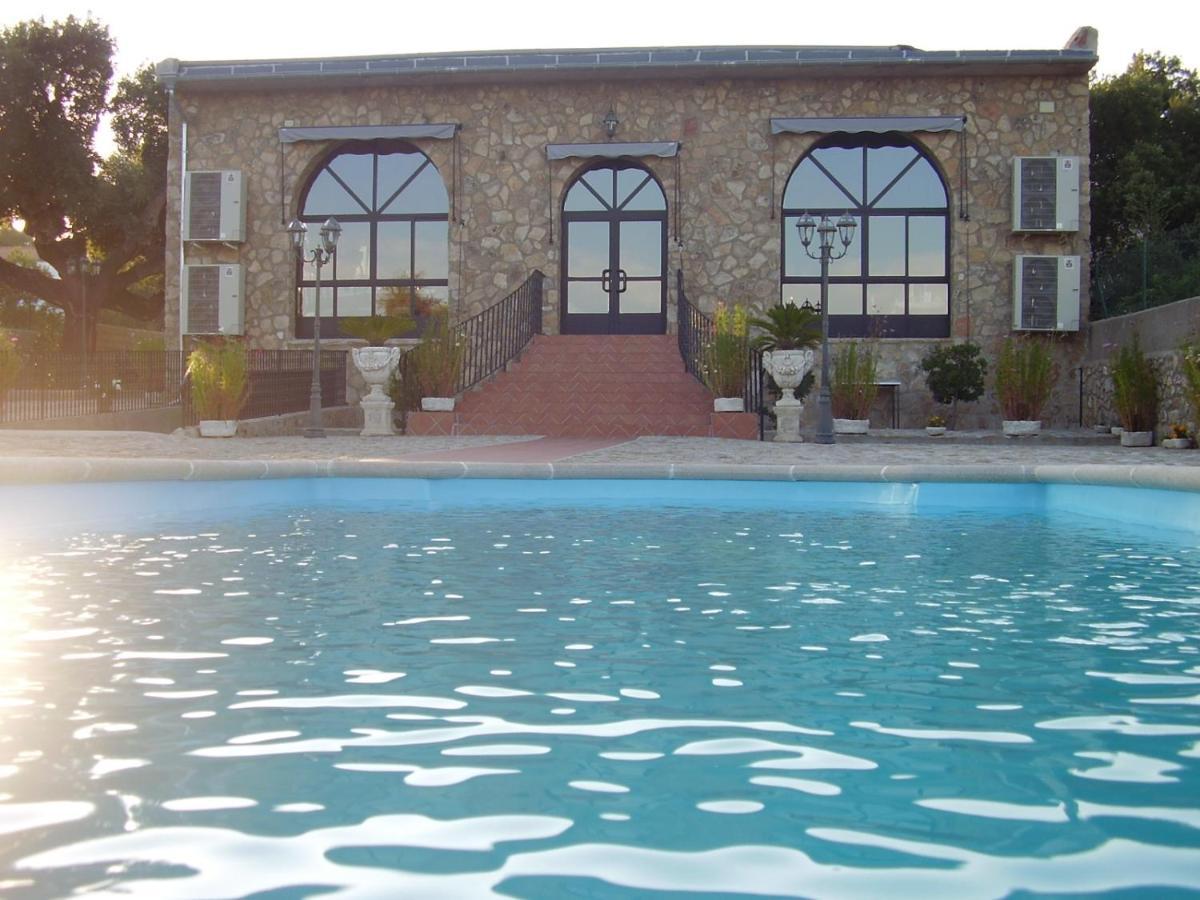 Hotel Rural El Convento Valencia de Alcántara Esterno foto